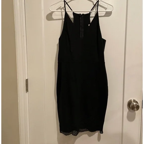 Soprano Lace Bodycon Dress Fitted night-out prom mini dress - Picture 3 of 8